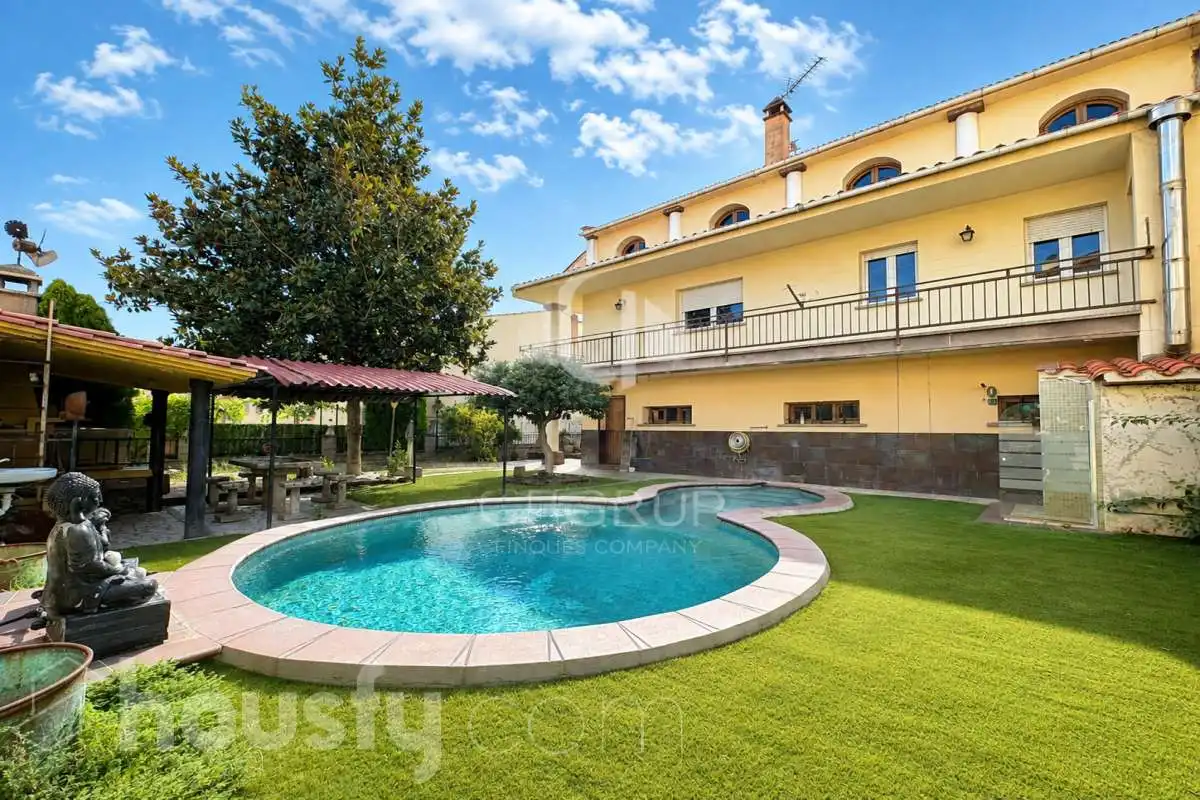 Casa con terrazza in vendita a Calle Guillerias .