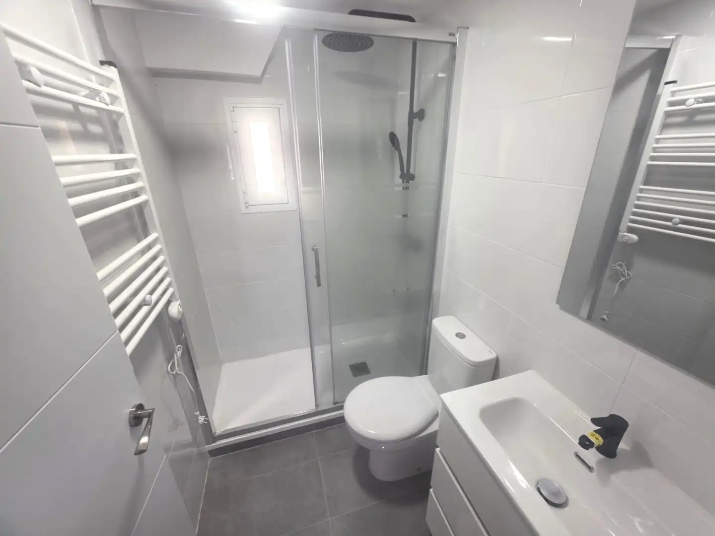 Bathroom of Flat for sale in Madrid  with Heating, Oven and Washing machine