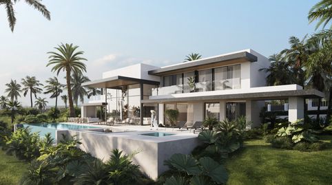 Exclusiva villa de lujo en 1ª línea de golf y con vistas panorámicas al Mediterráneo en La Alcaidesa