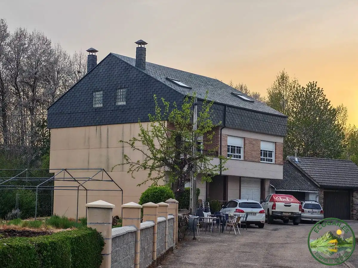 Villa mit Garten zum Verkauf in Villagatón, imagen 2