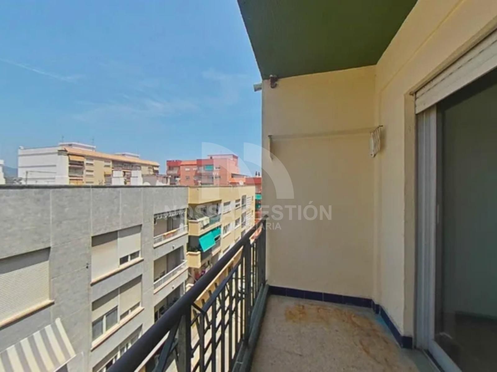 Vista exterior de Piso en venta en Gandia con Balcón