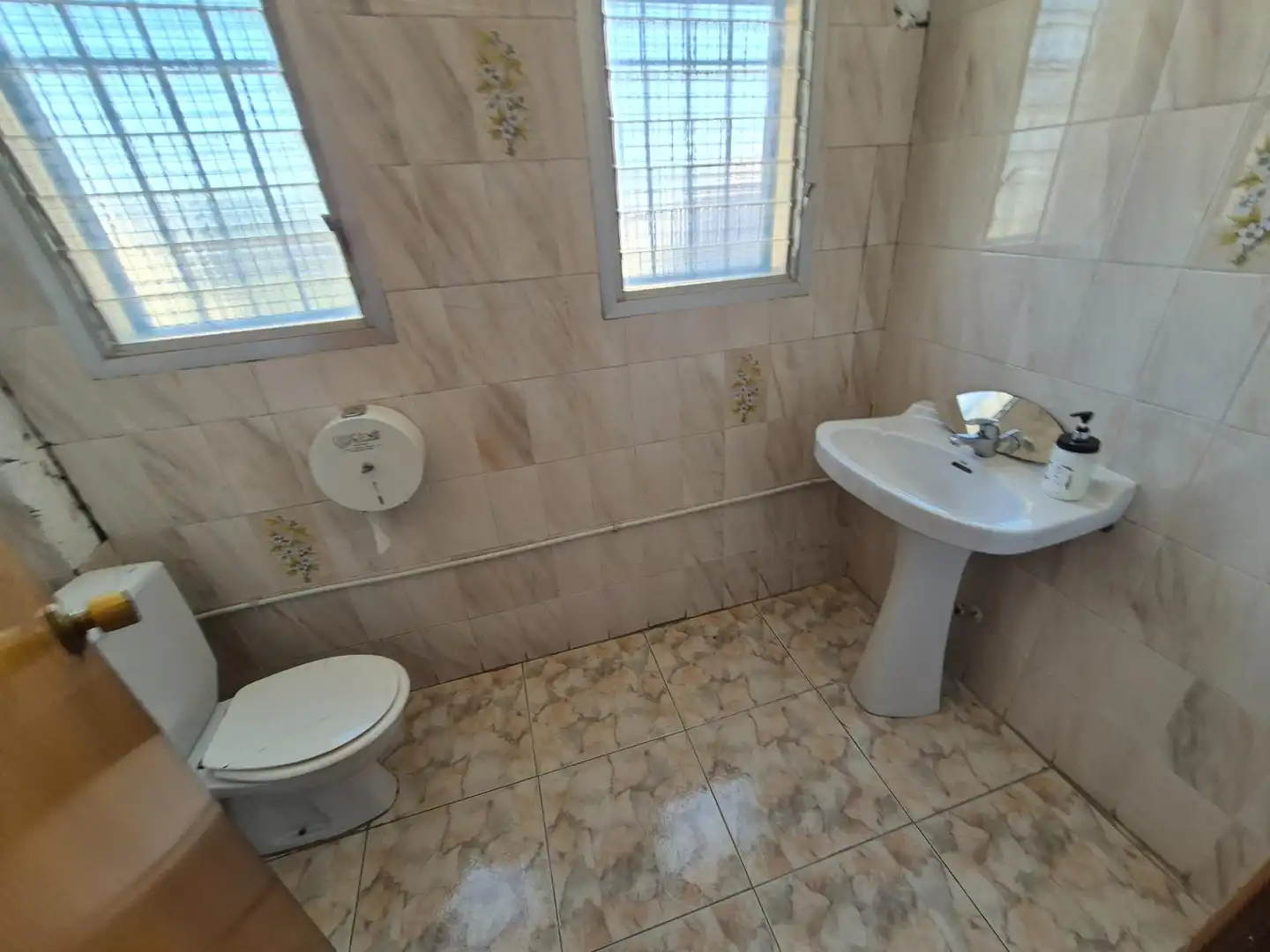 Baño de Nave industrial en venta en Elda