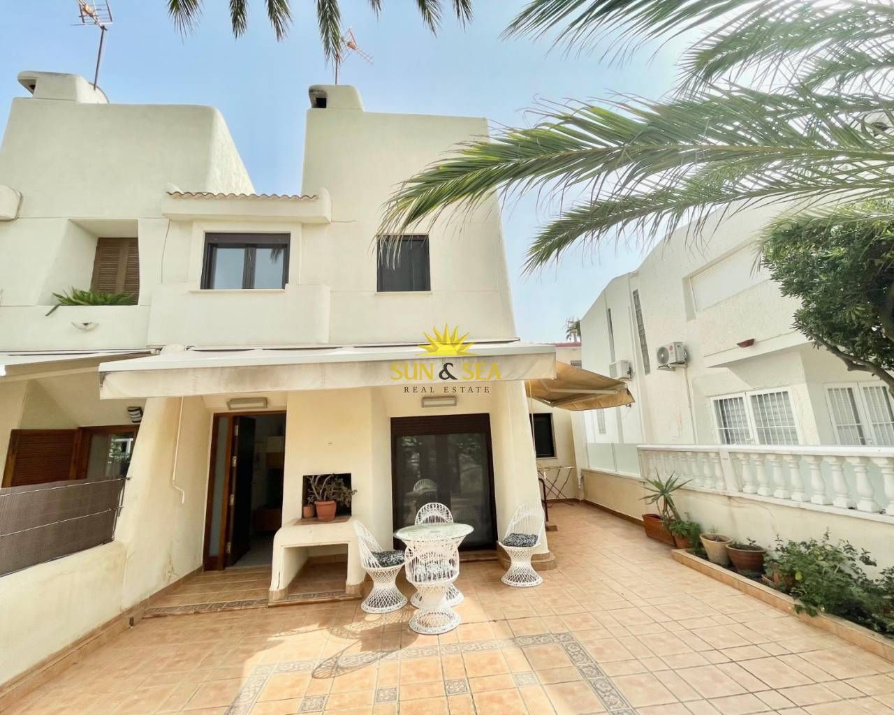 Vista exterior de Casa o xalet de lloguer en Torrevieja amb Aire condicionat, Calefacció i Parquet