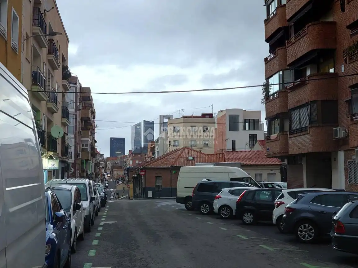 Außenansicht von Gebäude zum Verkauf in Madrid