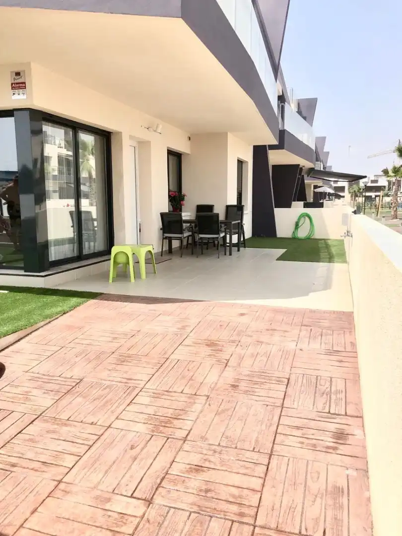 Terrasse von Haus oder Chalet zur Miete in Pilar de la Horadada mit Klimaanlage, Terrasse und Schwimmbad