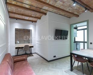 Living room of Apartment for sale in  Barcelona Capital  with Air Conditioner, Heating and Parquet flooring