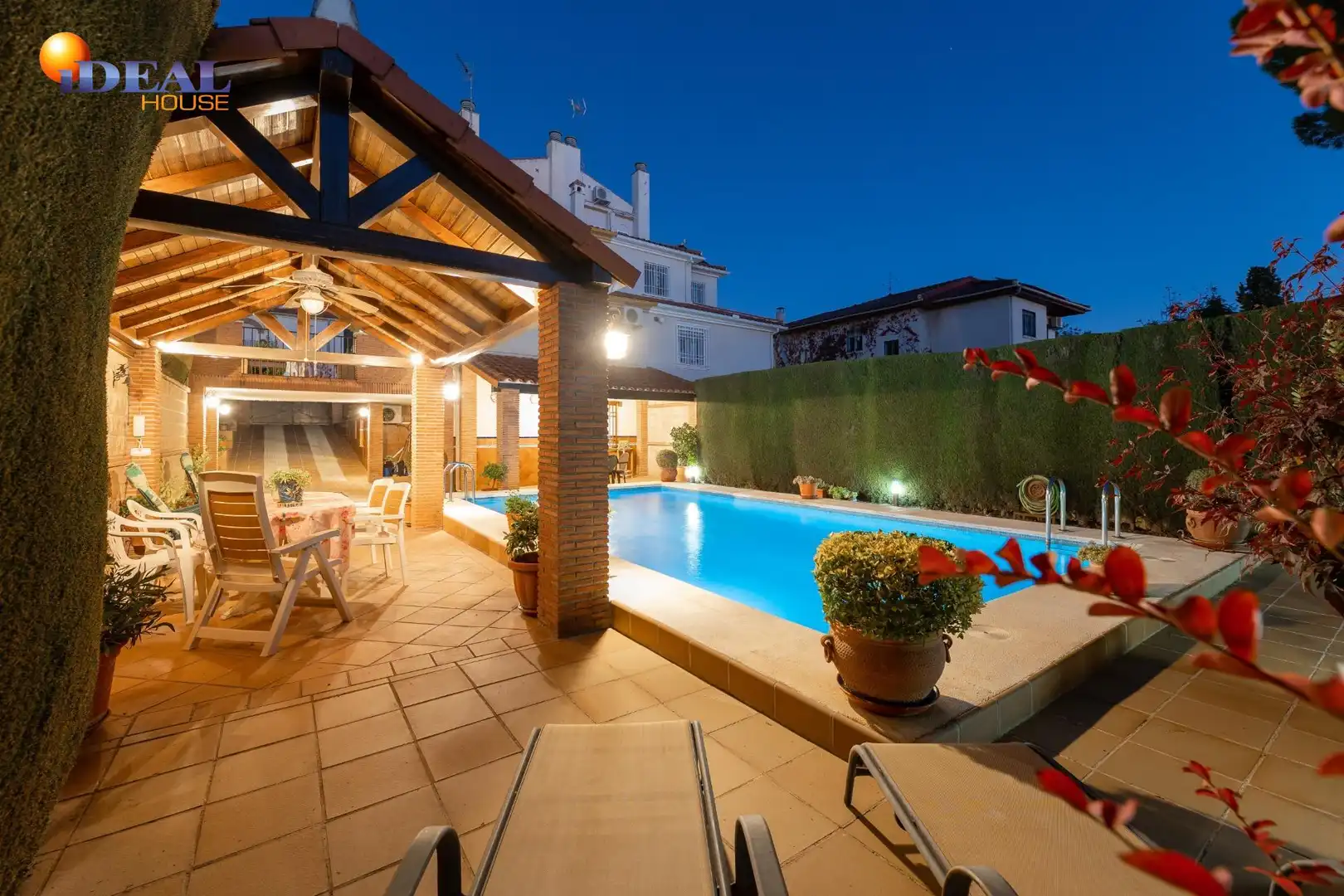 Maison mitoyenne avec piscine à vendre à Peligros