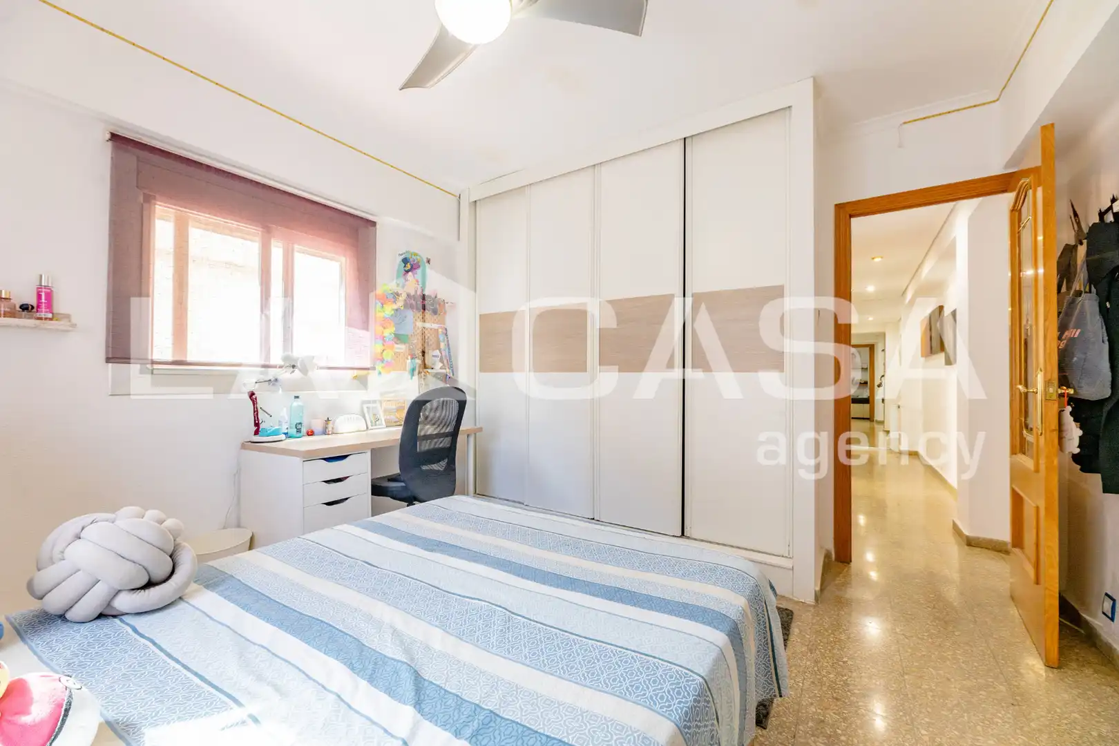 Bedroom of Flat for sale in Valencia  with Oven and Washing machine
