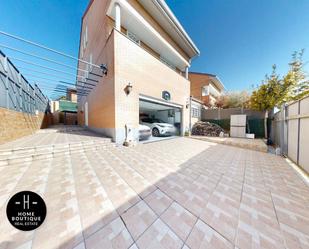 Exterior view of Single-family semi-detached for sale in Paracuellos de Jarama