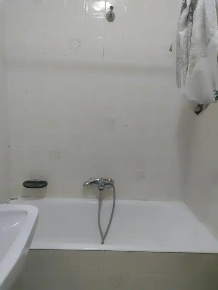 Baño de Piso de alquiler en Santiago de Compostela  con Calefacción y Amueblado