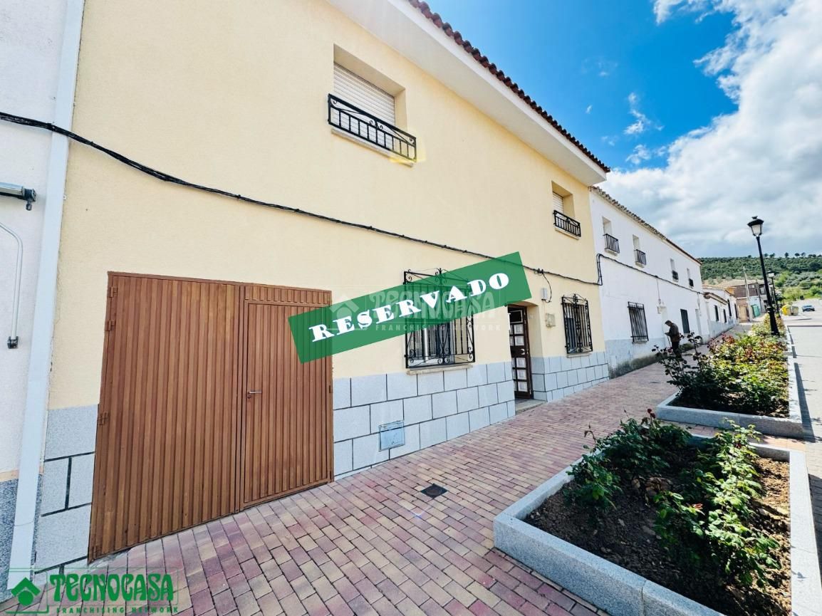 Exterior view of Single-family semi-detached for sale in Navahermosa  with Heating and Terrace