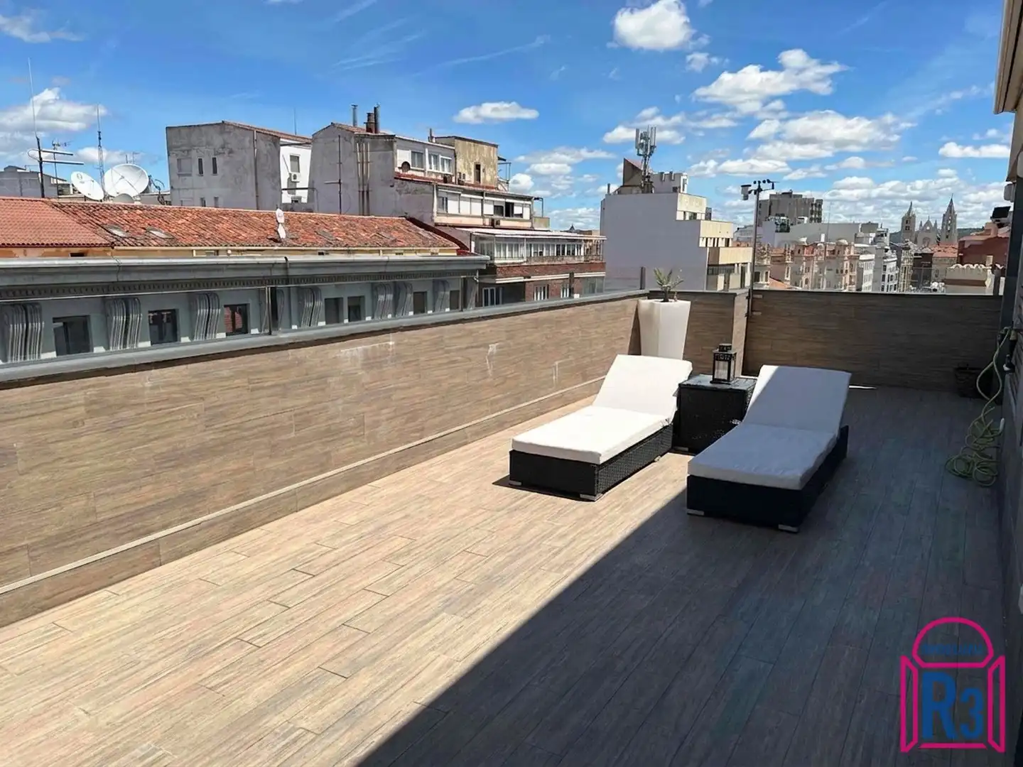 Terrassa de Àtic en venda en León Capital  amb Calefacció i Terrassa
