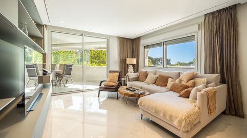 Residencia sofisticada con vistas parciales al mar en Jardín del Mediterráneo, centro de Marbella, imatge 2