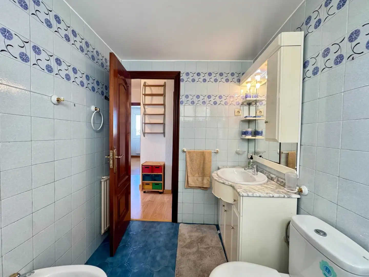Baño de Piso en venta en Vigo  con Calefacción y Trastero