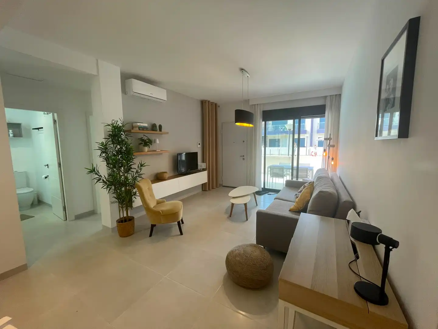 Sala d'estar de Casa o xalet en venda en Pilar de la Horadada amb Aire condicionat, Calefacció i Jardí privat