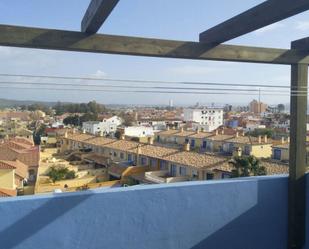 Vista exterior de Dúplex de lloguer en Algeciras amb Moblat i Piscina comunitària