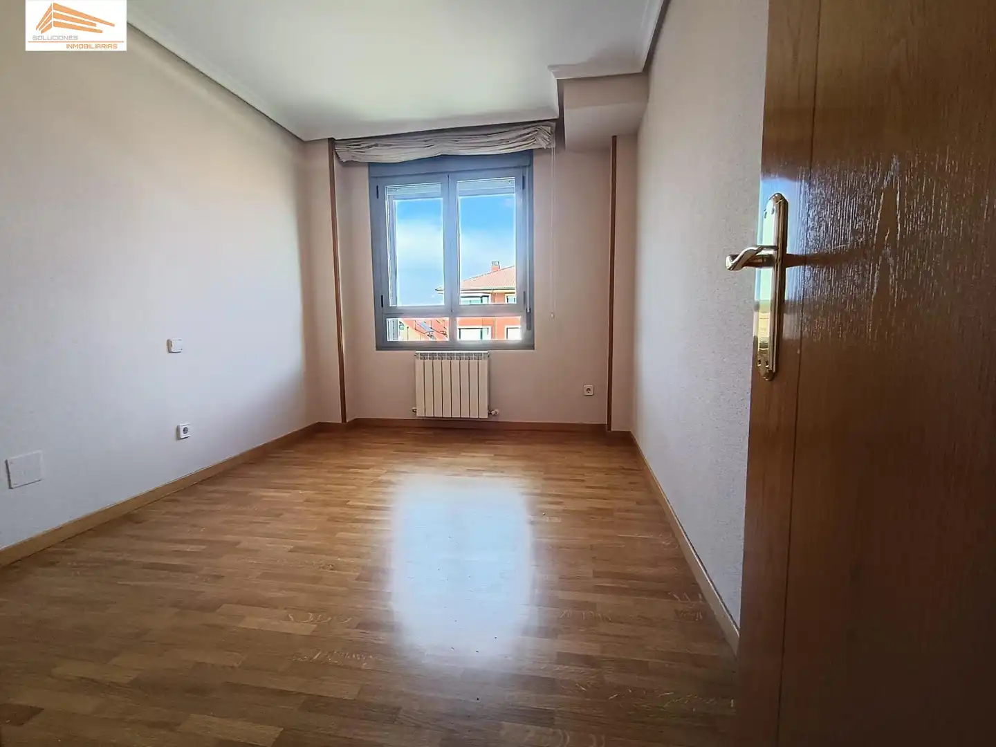 Schlafzimmer von Wohnung zum Verkauf in Valladolid mit Heizung, Privatgarten und Abstellraum