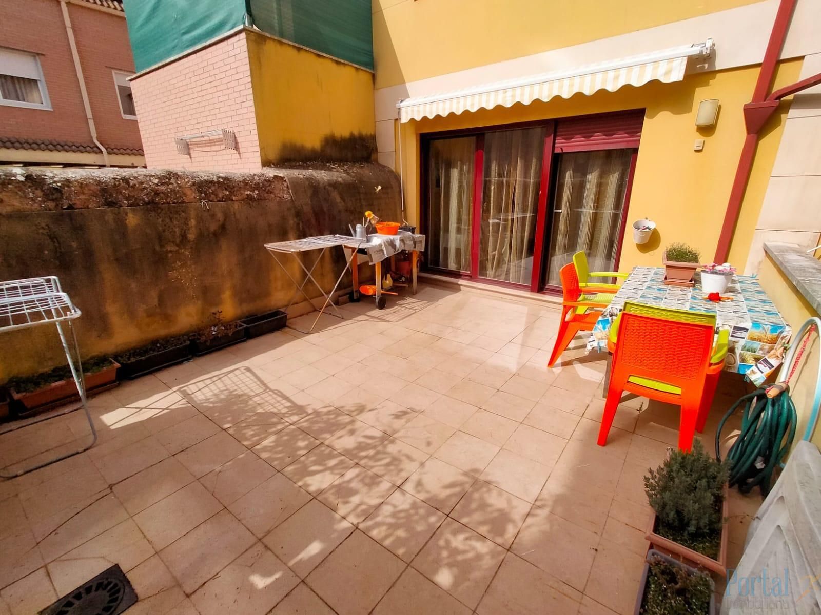 Terrassa de Casa o xalet en venda en Burgos Capital amb Calefacció, Parquet i Terrassa