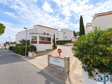 Casa amb piscina en venda a Almadrava - Canyelles - Puig-Rom