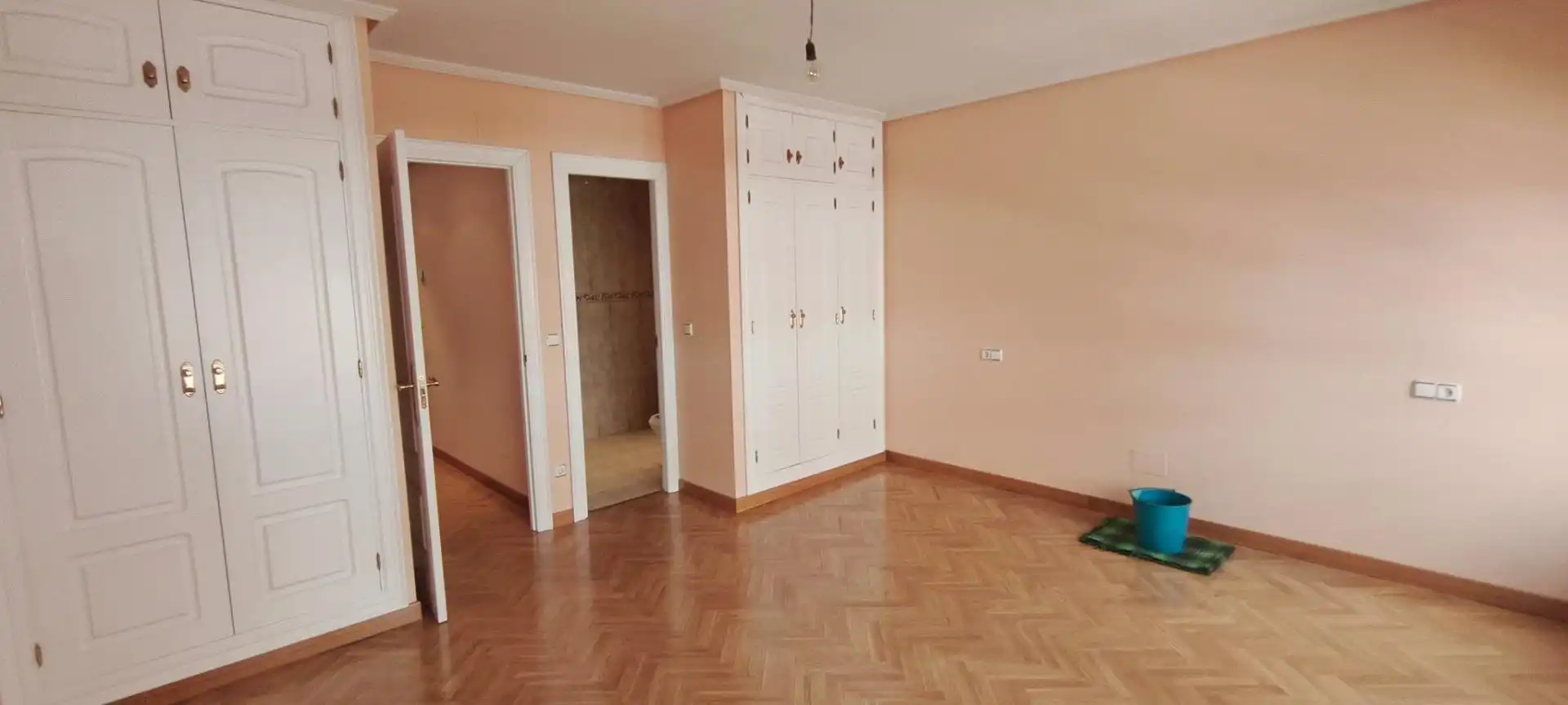 Dormitori de Casa o xalet en venda en Valladolid amb Aire condicionat, Calefacció i Terrassa