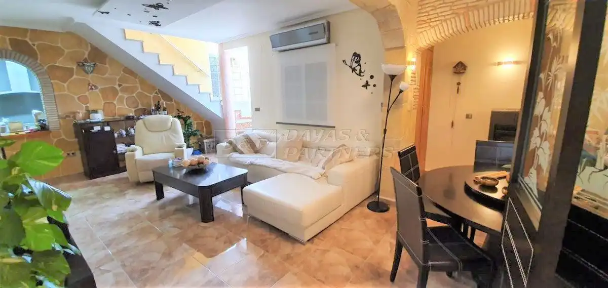 Sala d'estar de Casa o xalet en venda en Torrevieja amb Aire condicionat, Calefacció i Jardí privat