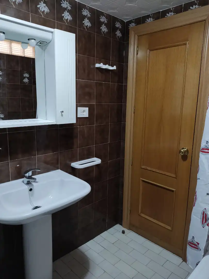 Badezimmer von Wohnung zur Miete in Granada mit Heizung, Möbliert und Waschmaschine