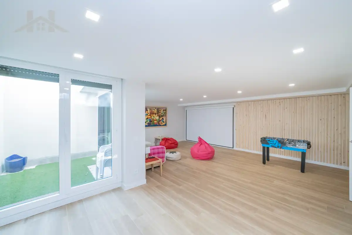 Casa adosada en venda en Boadilla del Monte amb Aire condicionat, Calefacció i Jardí privat