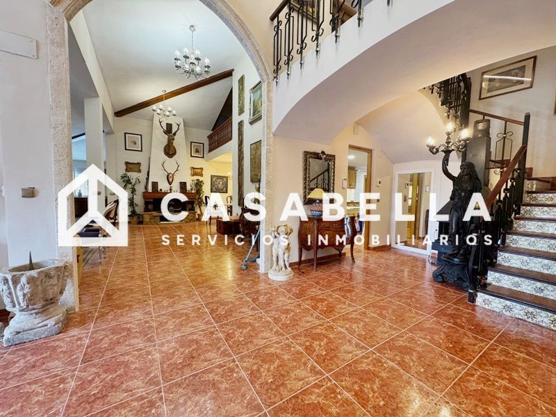 Casa o chalet en venta en Chiva con Jardín privado, Terraza y Piscina
