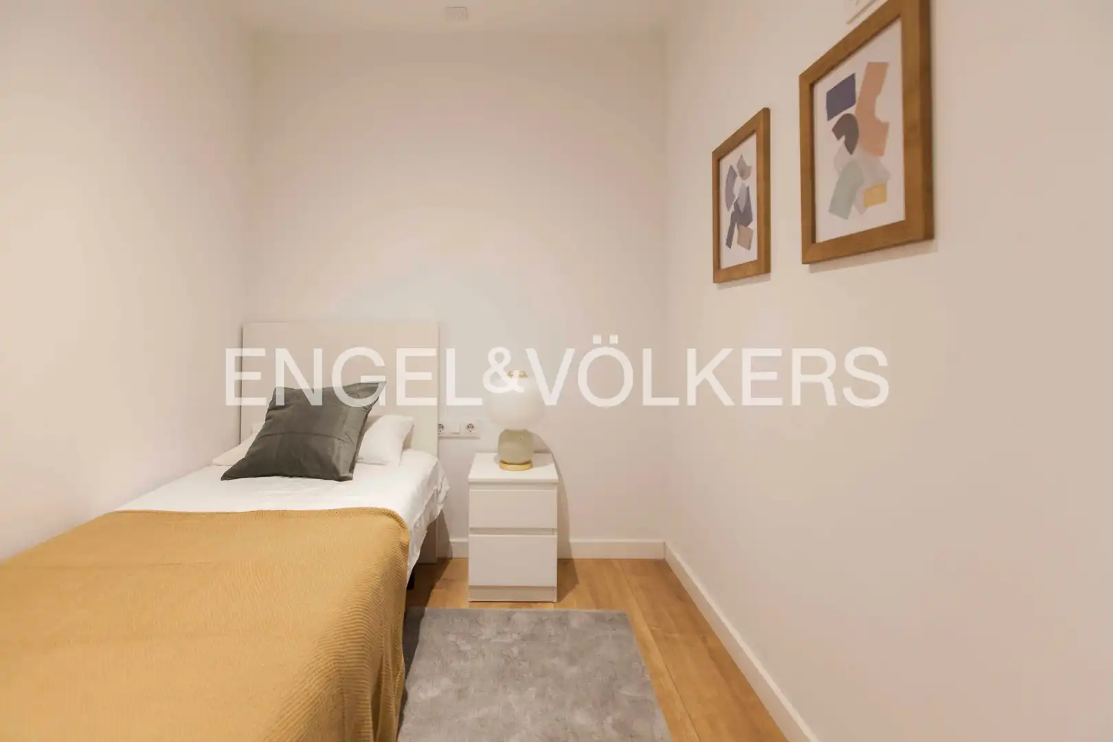 Bedroom of Flat for sale in Barcelona  with Air Conditioner, Heating and Parquet flooring