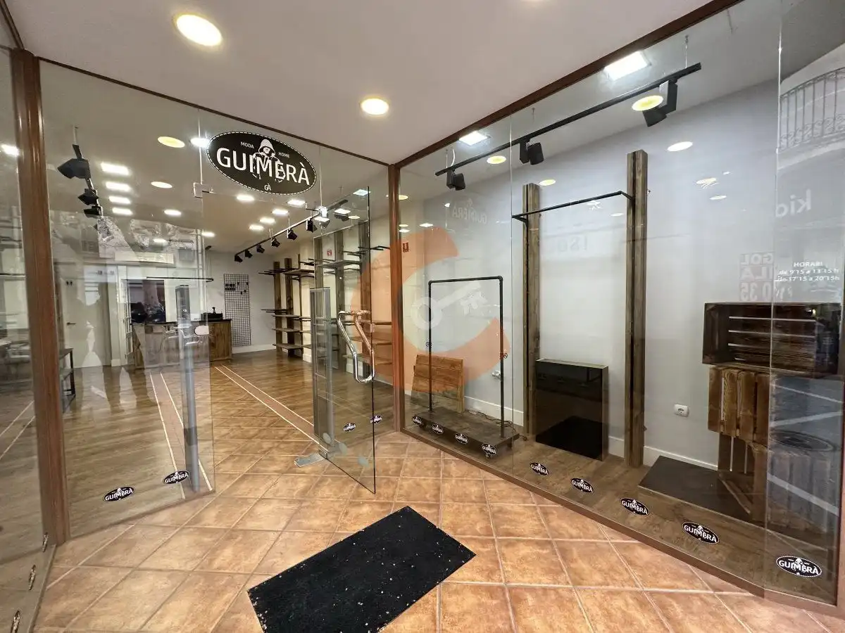 Business premises to rent in Centre