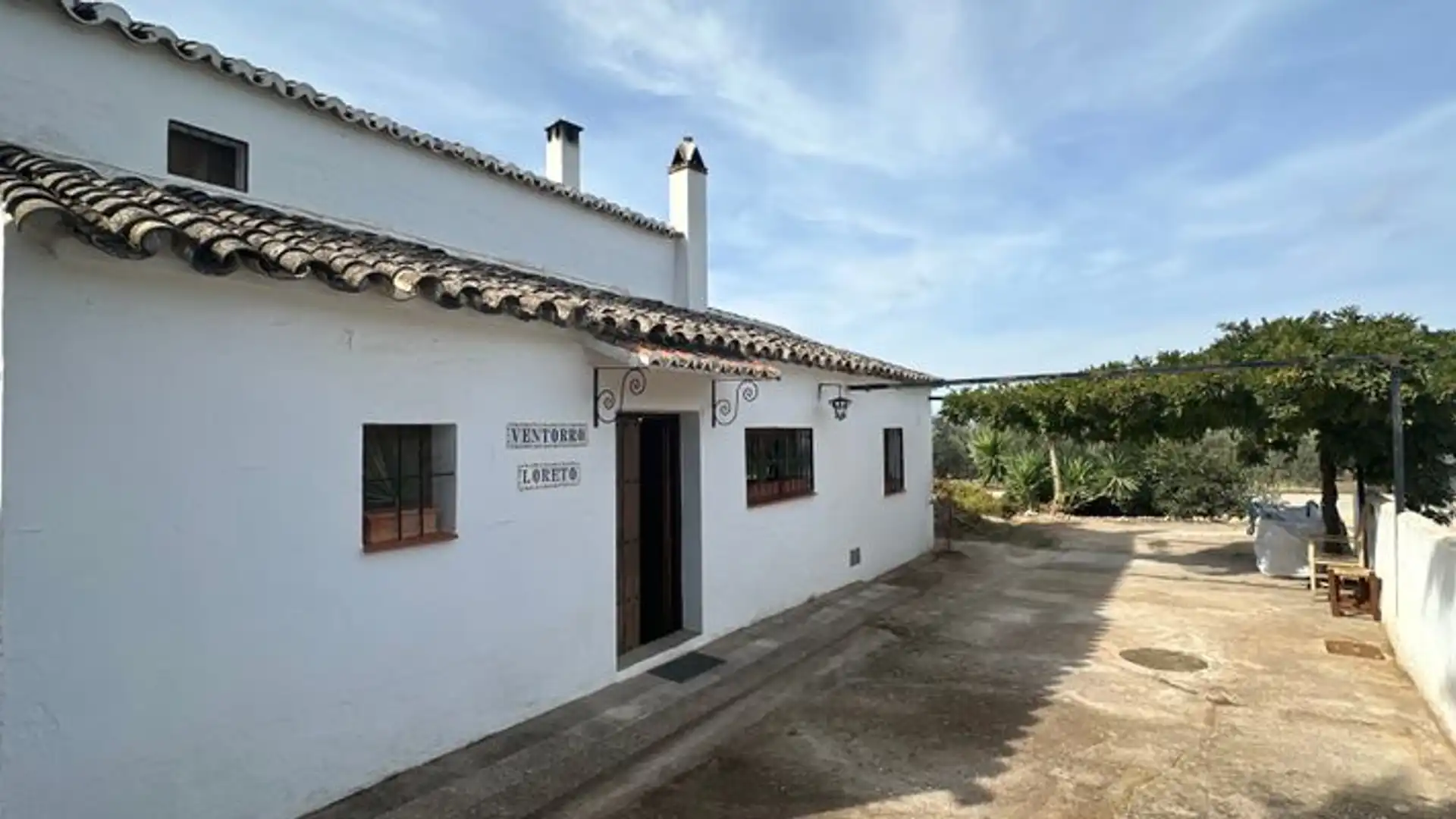 Exterior view of Country homes for sale in Villanueva del Trabuco  with Air Conditioner, Private garden and Terrace