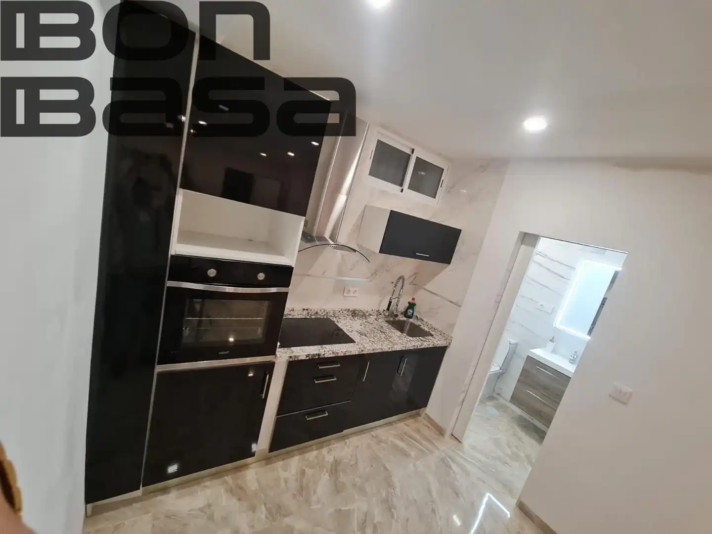 Kitchen of Study for sale in Alicante / Alacant  with Air Conditioner