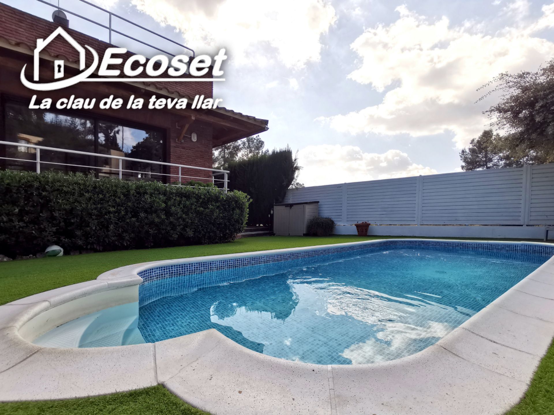 Swimming pool of House or chalet for sale in Corbera de Llobregat  with Heating, Private garden and Parquet flooring