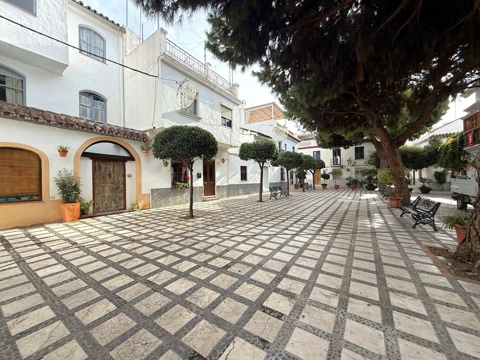 Exterior view of House or chalet for sale in Estepona  with Terrace, Storage room and Balcony