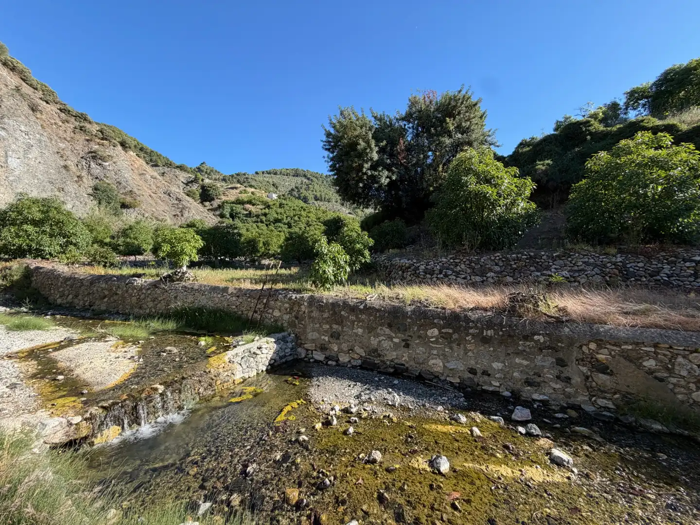 Finca rústica en venta en Yunquera con Jardín privado, Piscina y Amueblado
