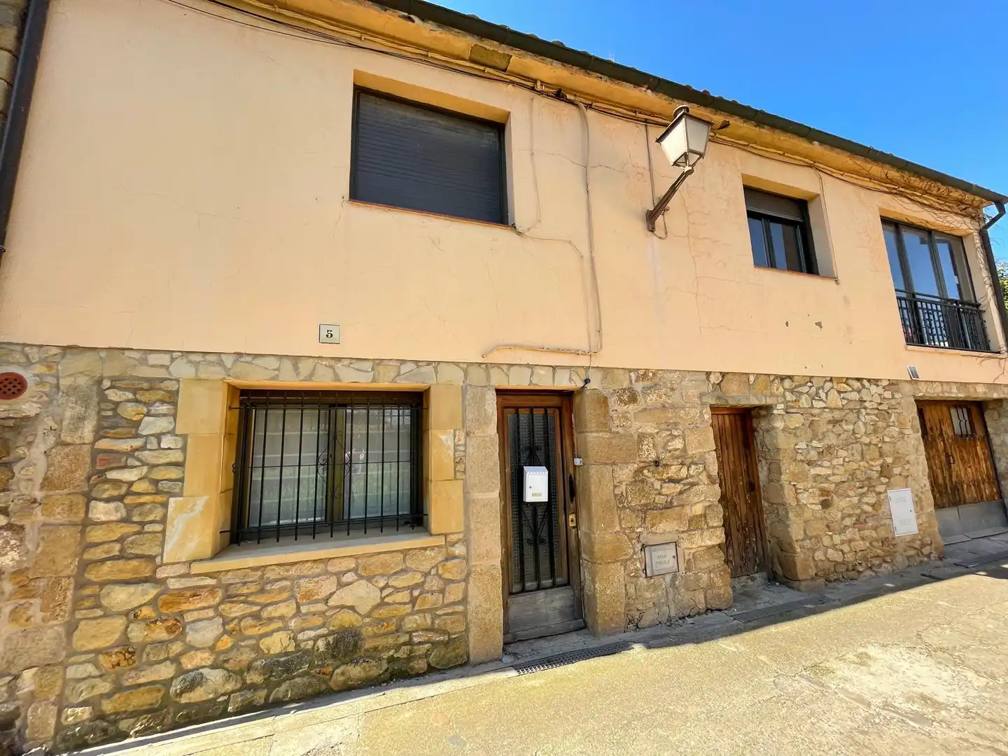 Vista exterior de Casa adosada en venta en Forallac con Aire acondicionado, Calefacción y Parquet