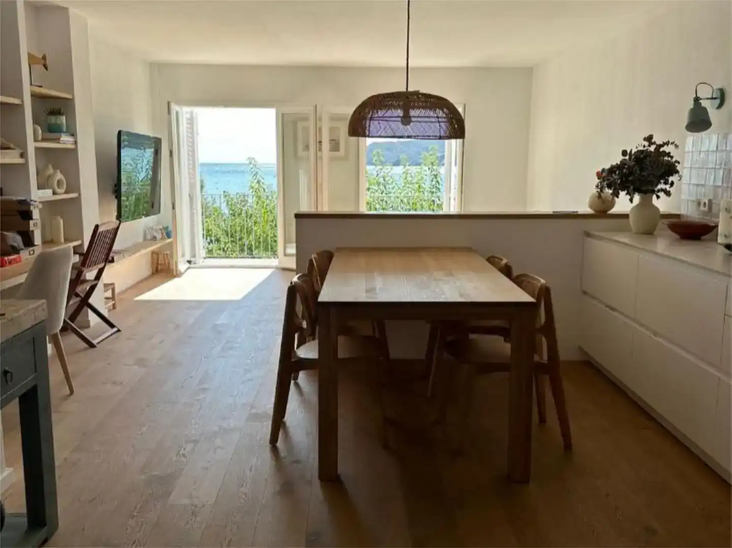 Menjador de Apartament en venda en Cadaqués amb Aire condicionat i Balcó