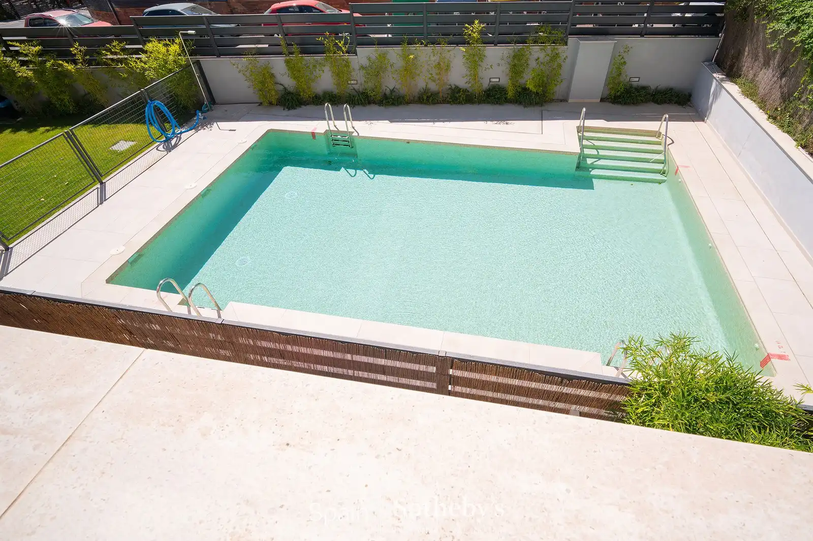 Piscina de Apartamento en venta en Las Rozas de Madrid con Aire acondicionado, Calefacción y Jardín privado