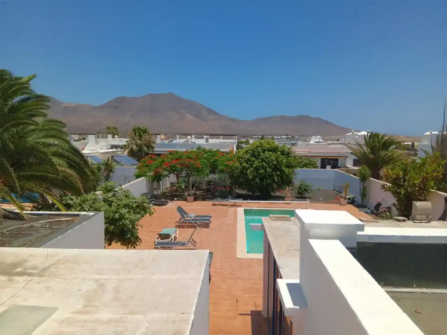 Vista exterior de Casa o xalet en venda en Yaiza amb Aire condicionat, Jardí privat i Traster