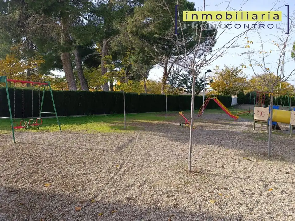 Chalet con terraza en venta en Calle Río Aragón 4, imagen 42