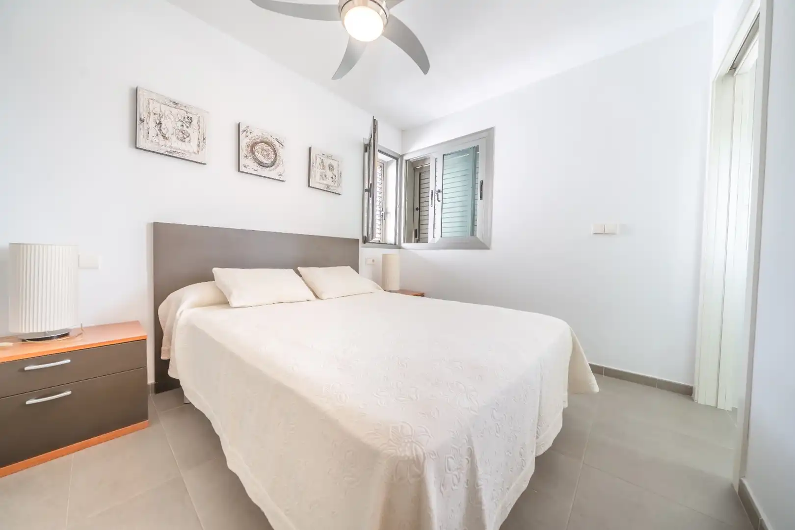 Schlafzimmer von Einfamilien-Reihenhaus zum Verkauf in Pilar de la Horadada mit Klimaanlage