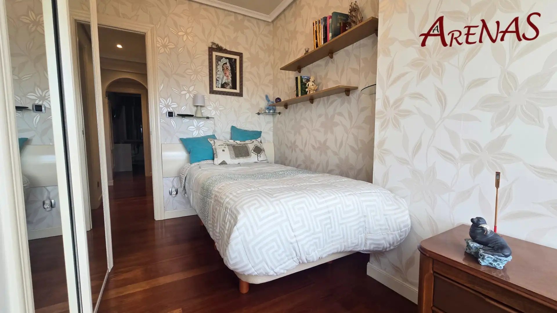 Schlafzimmer von Wohnung zum Verkauf in Laredo mit Heizung, Parkett und Möbliert