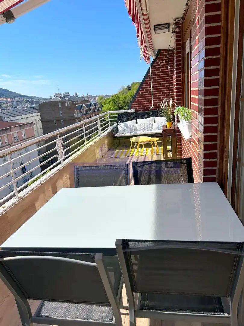 Balcony of Flat for rent in Castro-Urdiales  with Furnished