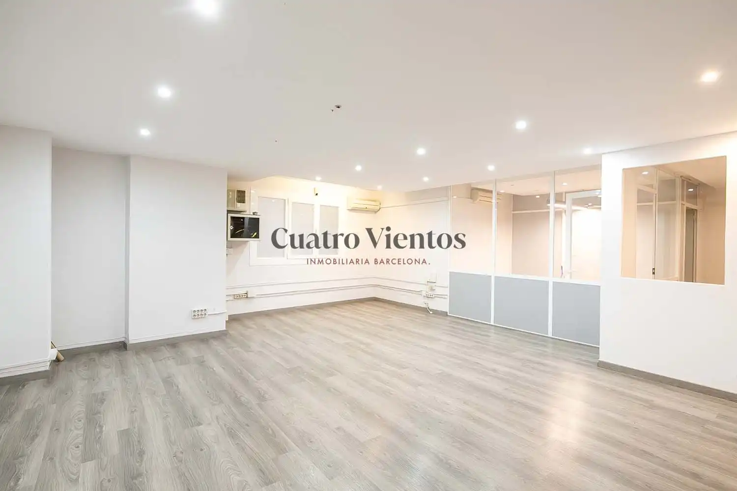 Office for sale in Barcelona  with Air Conditioner and Heating