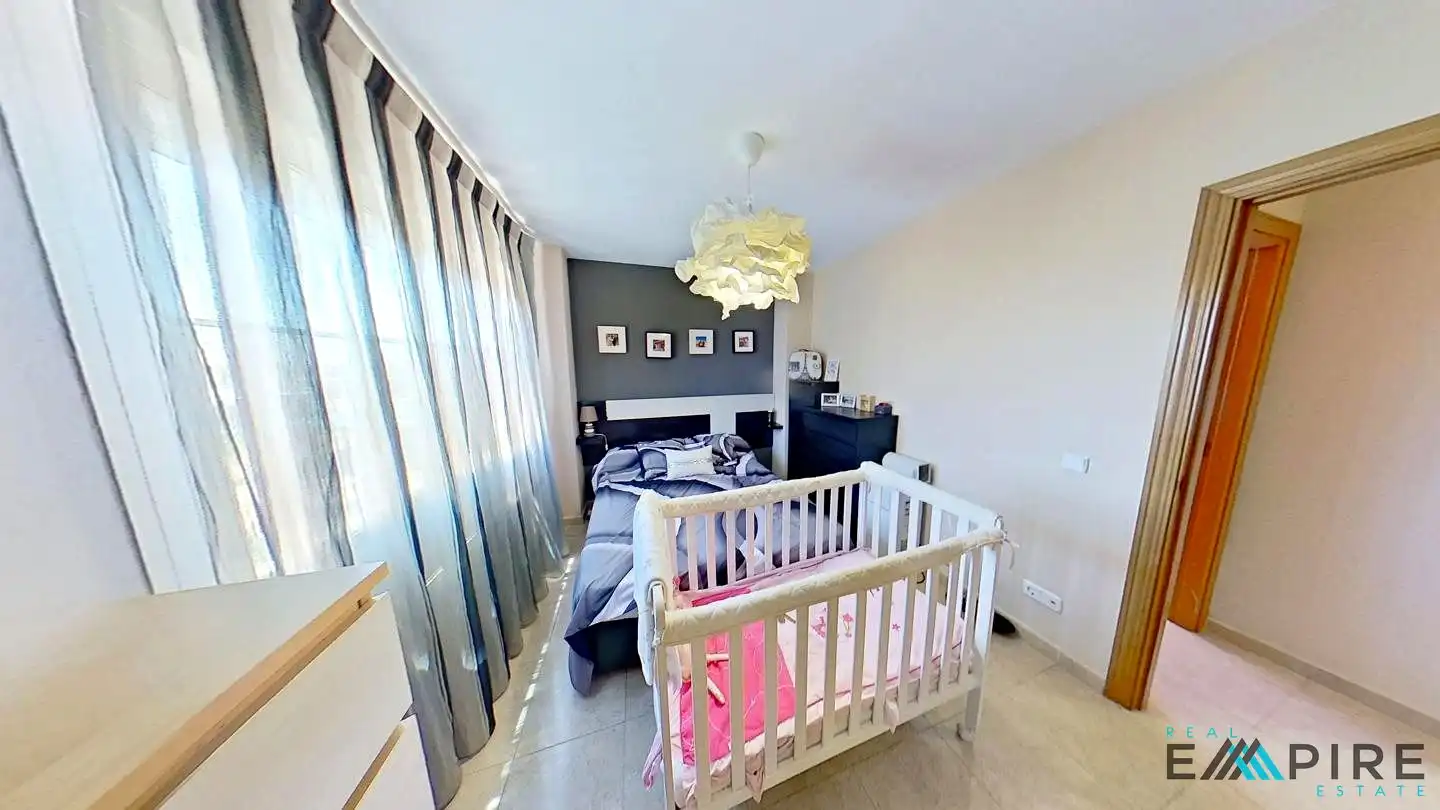 Bedroom of Flat for sale in Parla  with Air Conditioner, Heating and Storage room