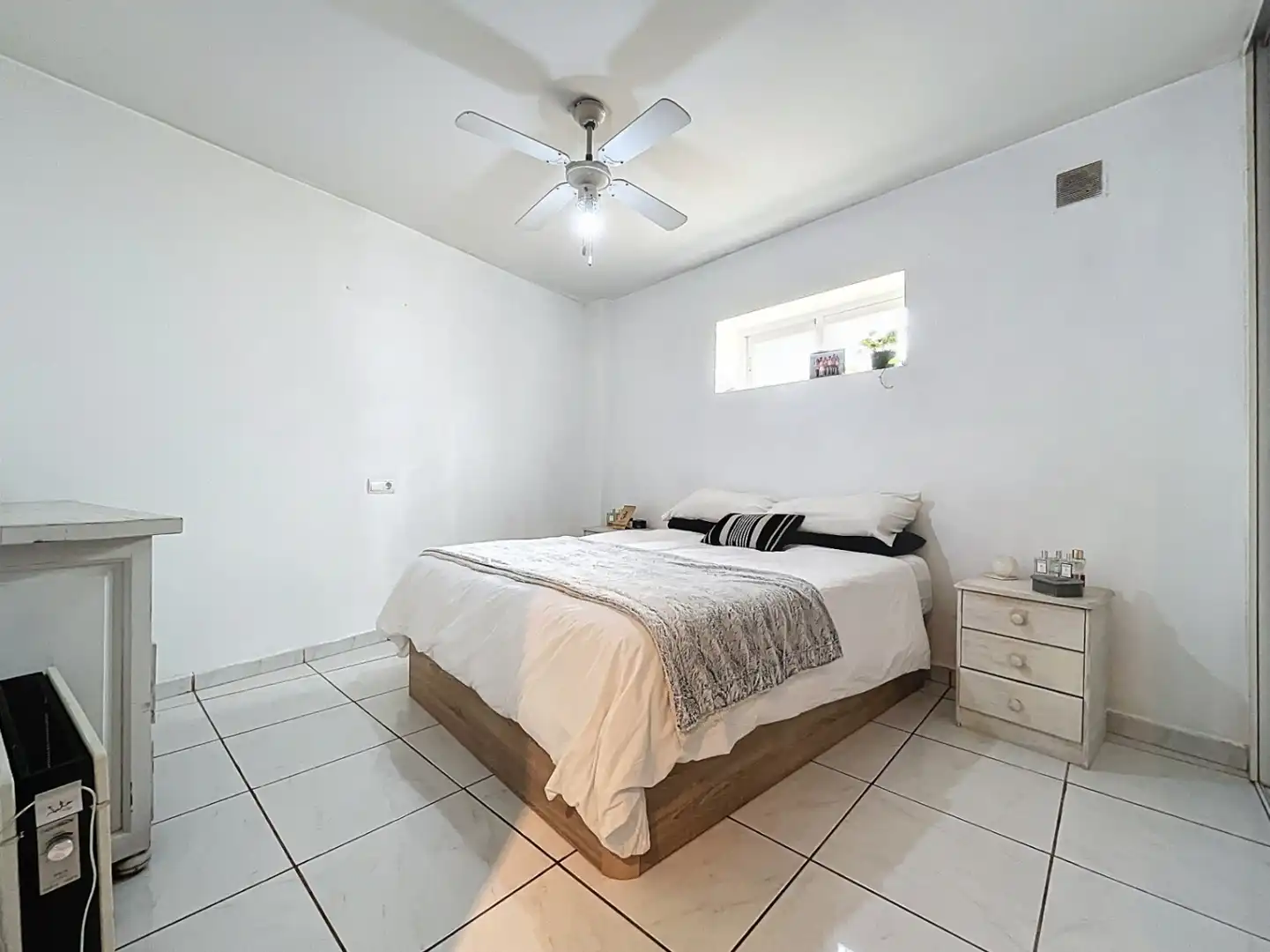 Bedroom of Houses for sale in L'Alfàs del Pi  with Air Conditioner, Heating and Private garden