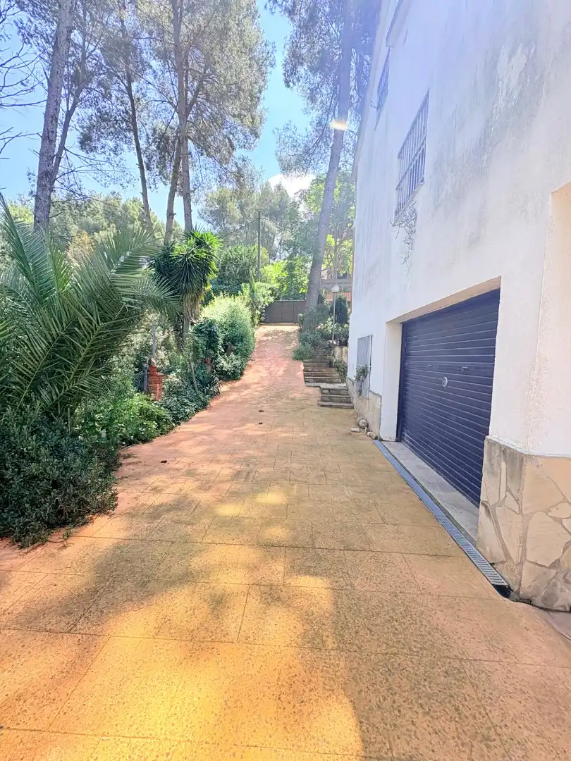 Vista exterior de Casa o chalet en venta en Corbera de Llobregat con Calefacción, Jardín privado y Terraza