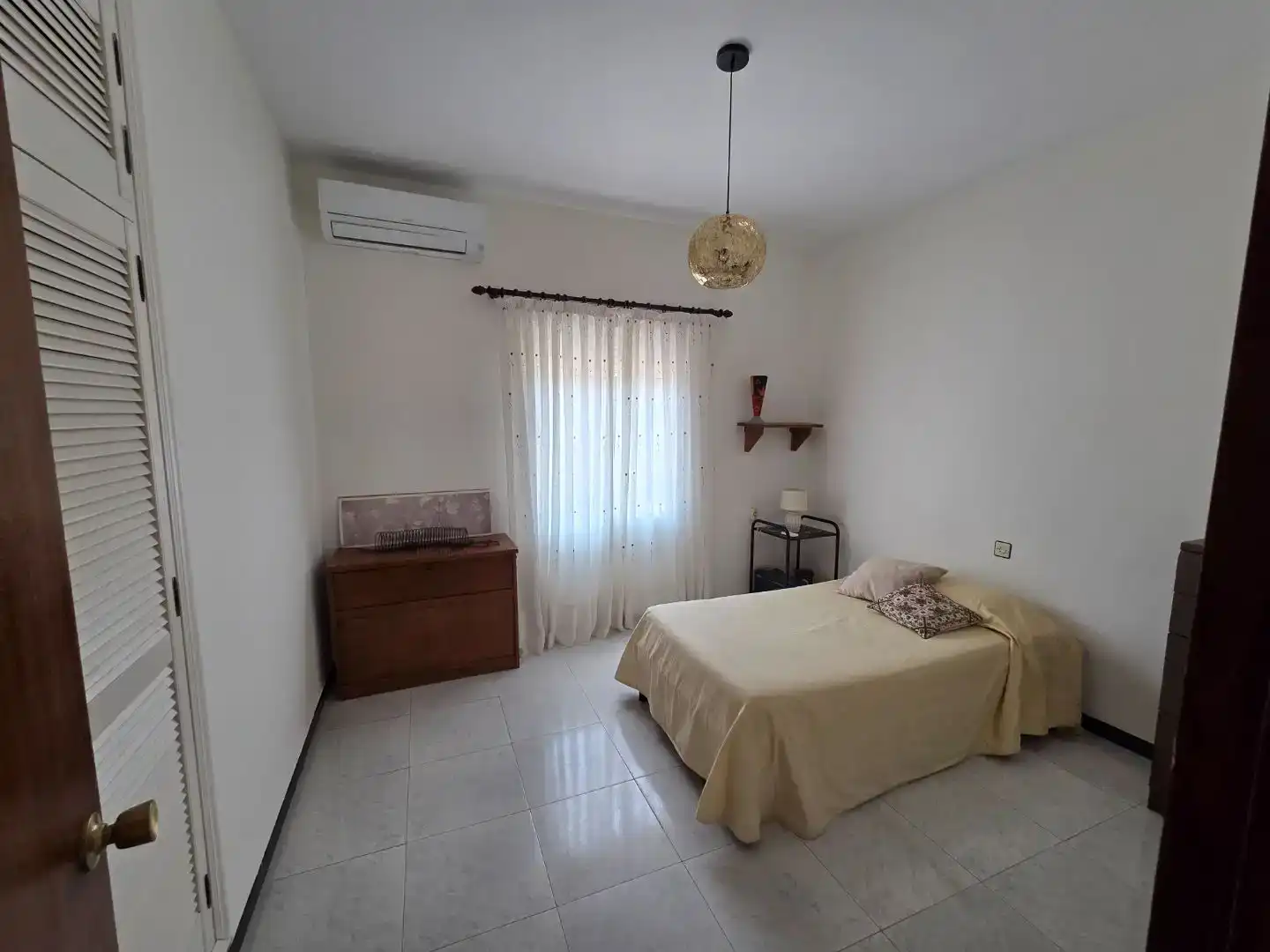 Dormitori de Casa o xalet en venda en Espartinas amb Aire condicionat i Piscina