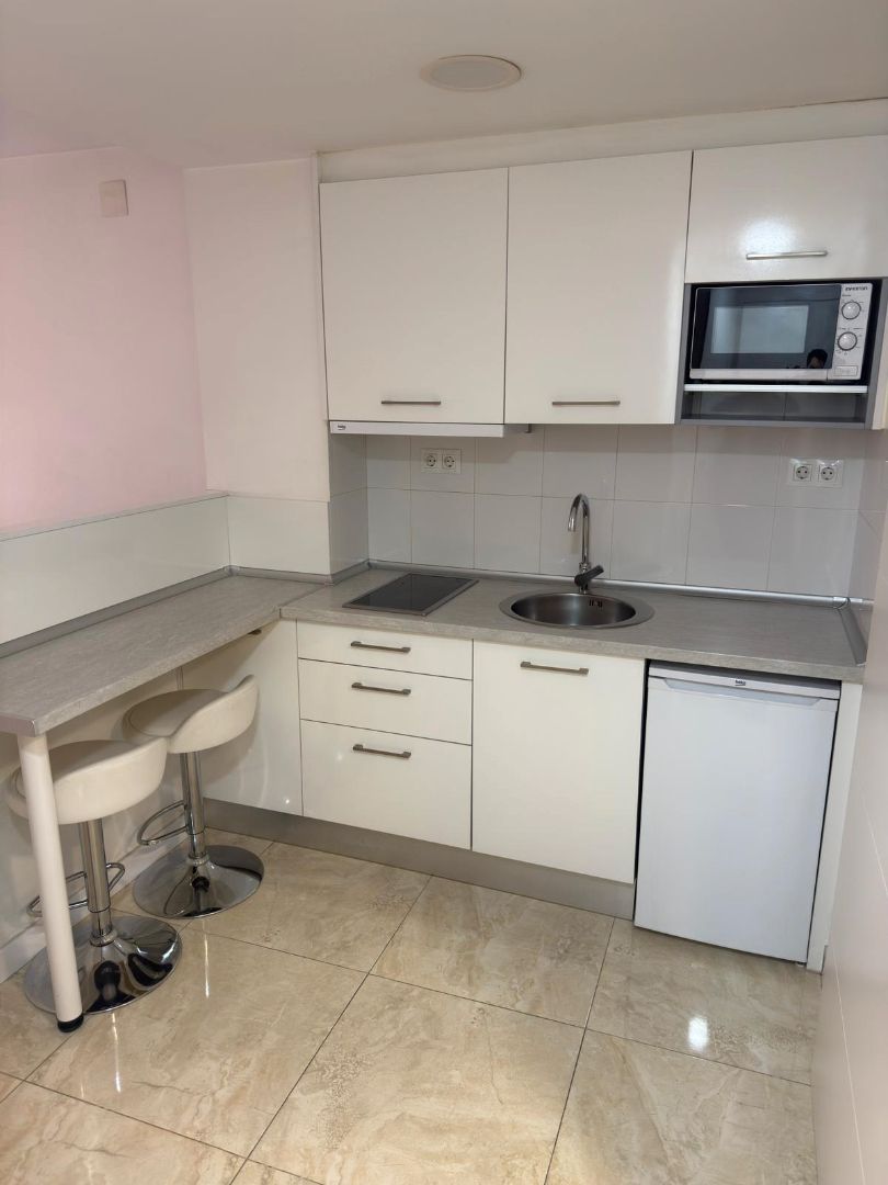 Kitchen of Study to rent in  Granada Capital  with Air Conditioner, Furnished and Washing machine