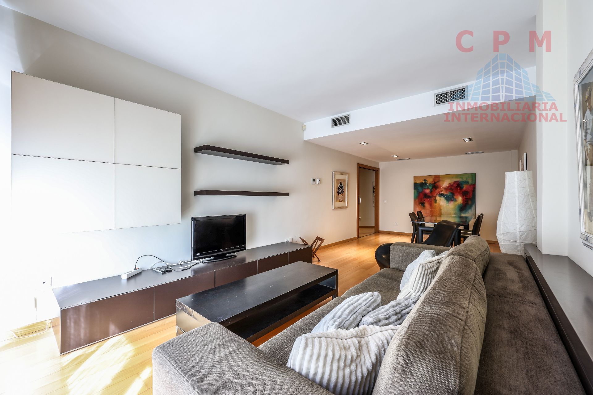 Living room of Flat to rent in  Madrid Capital  with Air Conditioner, Heating and Parquet flooring